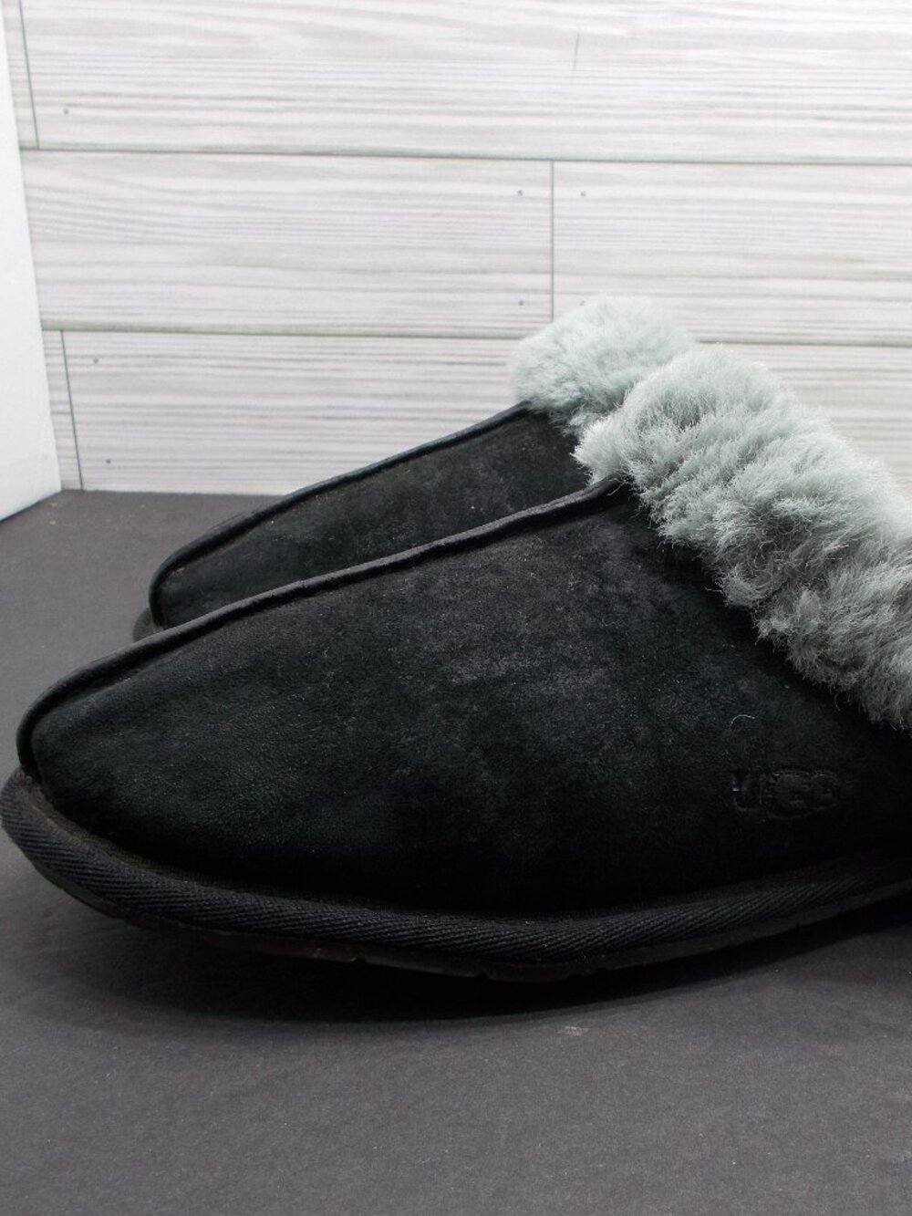 UGG Scuffette II Women’s 8 Suede Shearling-Lined Slippers 5661